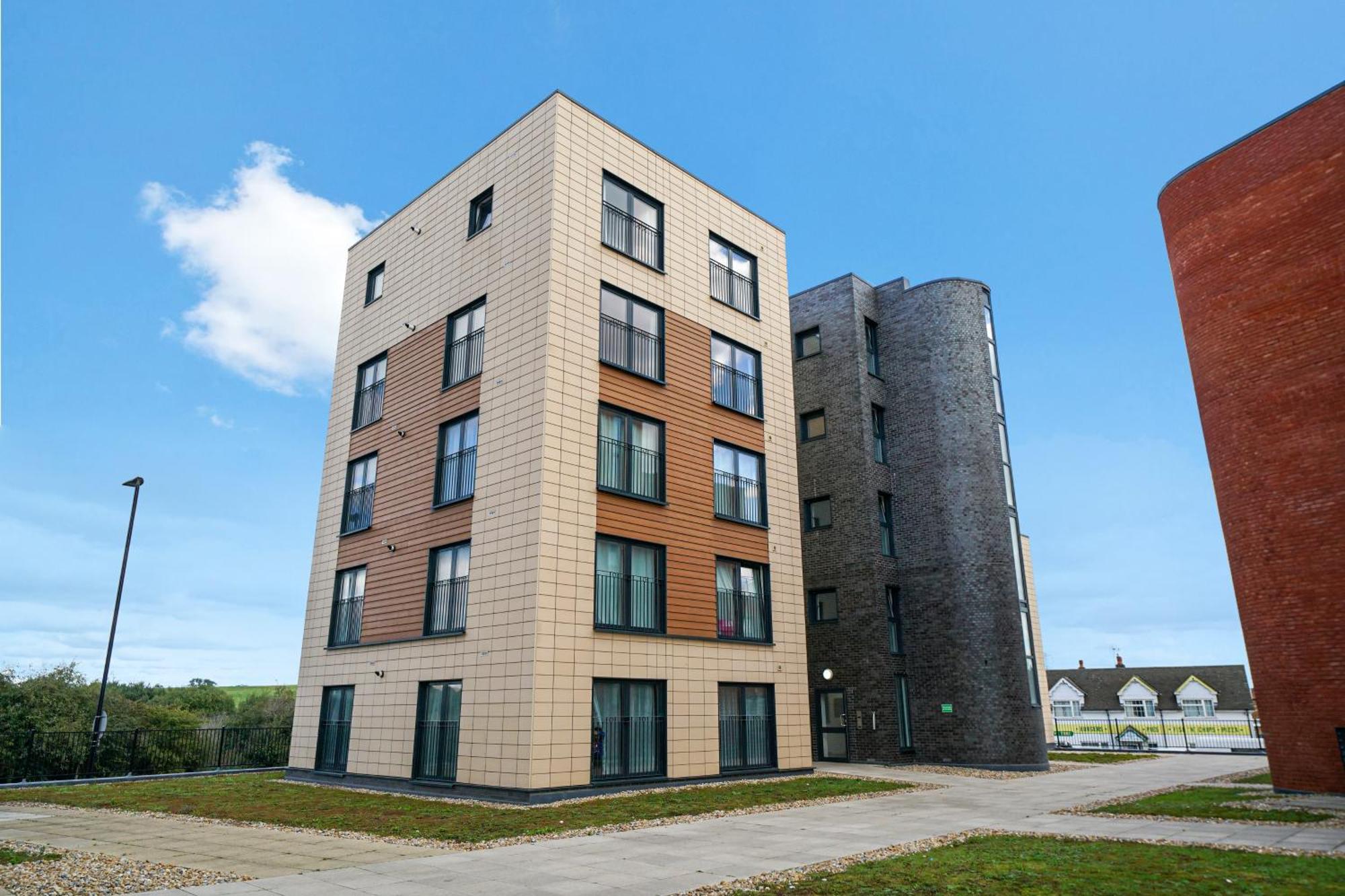One And Two Bed Apartments Slough Near Heathrow Colnbrook Zewnętrze zdjęcie
