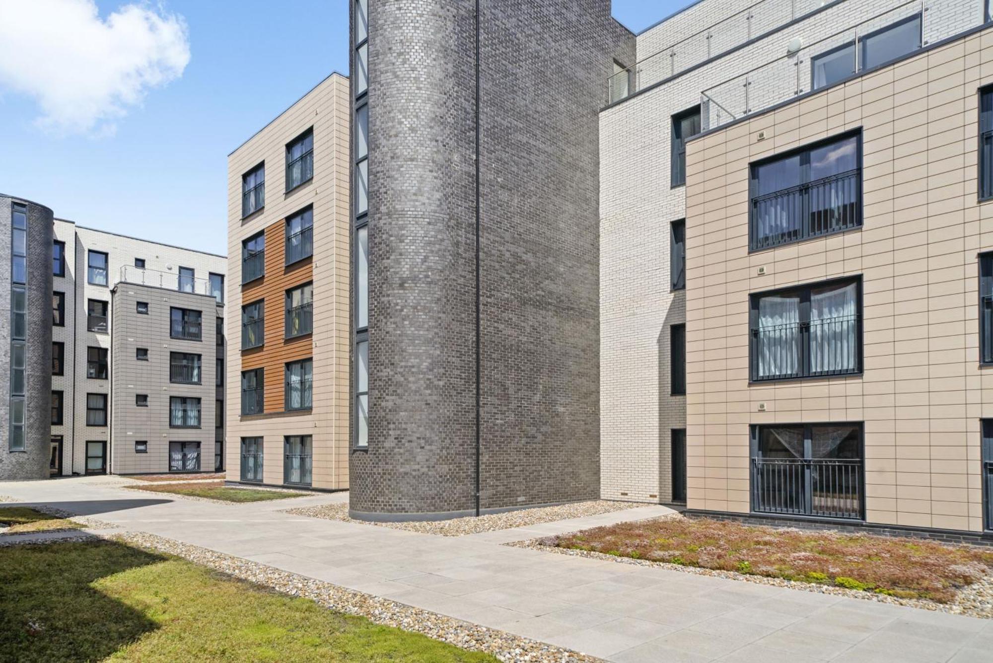 One And Two Bed Apartments Slough Near Heathrow Colnbrook Zewnętrze zdjęcie