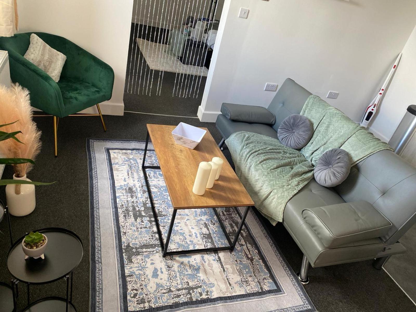 One And Two Bed Apartments Slough Near Heathrow Colnbrook Zewnętrze zdjęcie