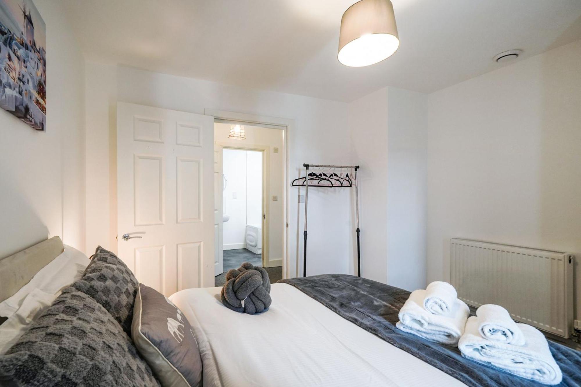 One And Two Bed Apartments Slough Near Heathrow Colnbrook Zewnętrze zdjęcie
