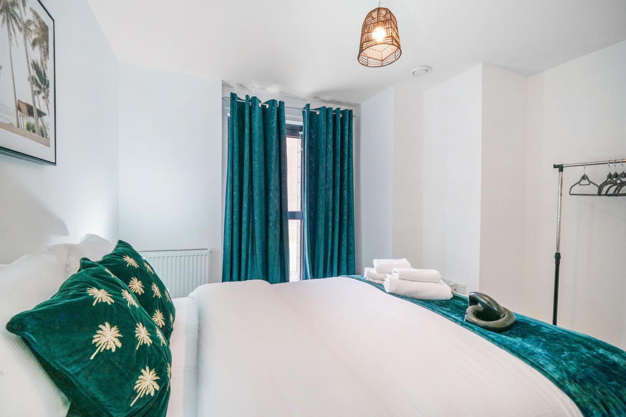 One And Two Bed Apartments Slough Near Heathrow Colnbrook Zewnętrze zdjęcie